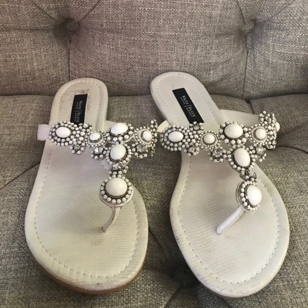 White House black market Sandles